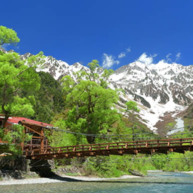 スタッフの地元だから聞ける地元の名店や観光スポット