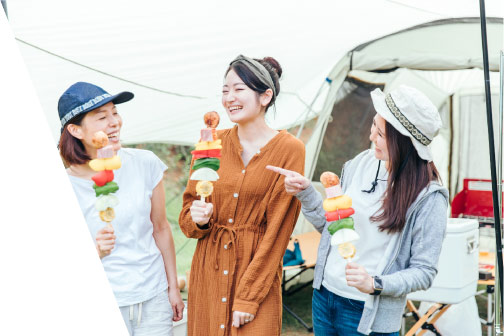 女子会で美味しいものを食べたり女子旅で観光地巡り